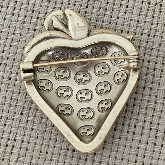 GG Strawberry Brooch | Red 🍓 - Picture 9 of 9